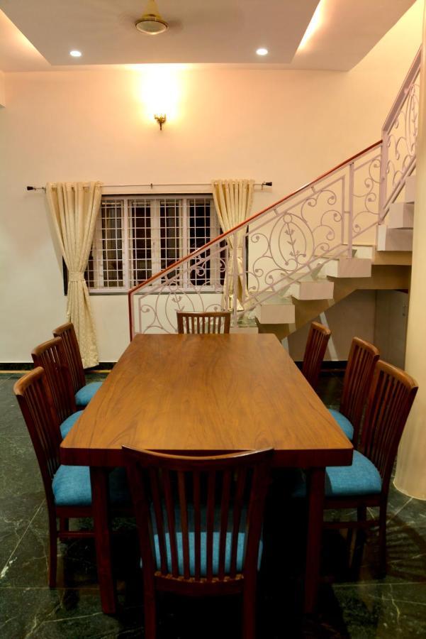 Sundeck Villa Alībāg Buitenkant foto